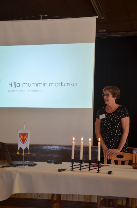 Helena Ahonen piti esitelmän 